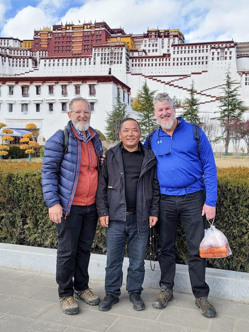 infront of Potala palace ysequm
